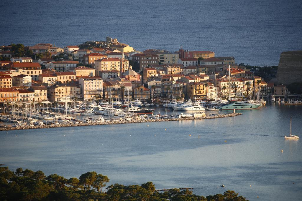Hotel Balanea Calvi  Buitenkant foto